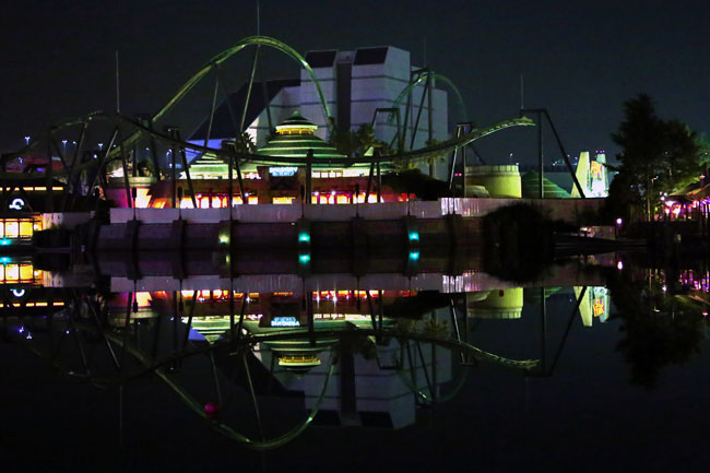 ラグーン越しにUSJの夜景