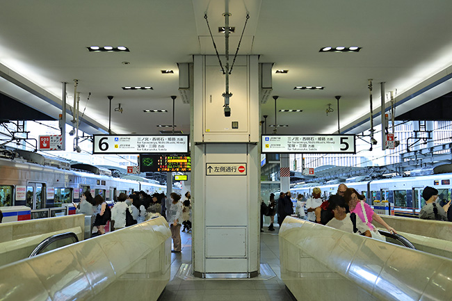 大阪駅で乗り換えてユニバーサルシティ駅へ